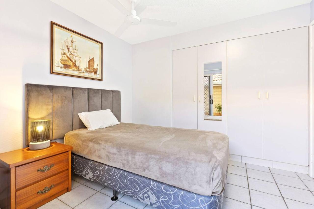Apartment Sandy Straits Poolside Escape With Access *