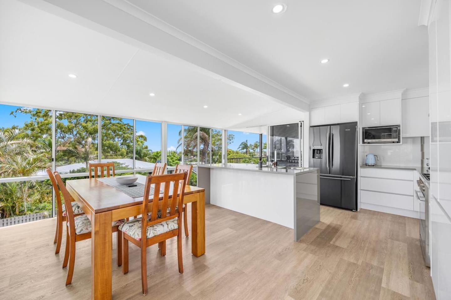 Hillcrest House - A Poolside Retreat On The Coast Holiday home Hervey Bay
