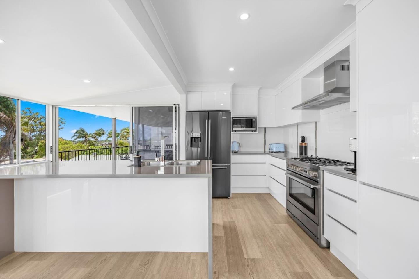 Hillcrest House - A Poolside Retreat On The Coast Holiday home Hervey Bay