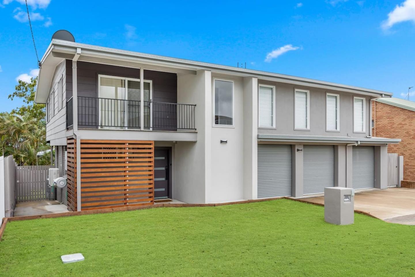 Holiday home Hillcrest House - A Poolside Retreat On The Coast *