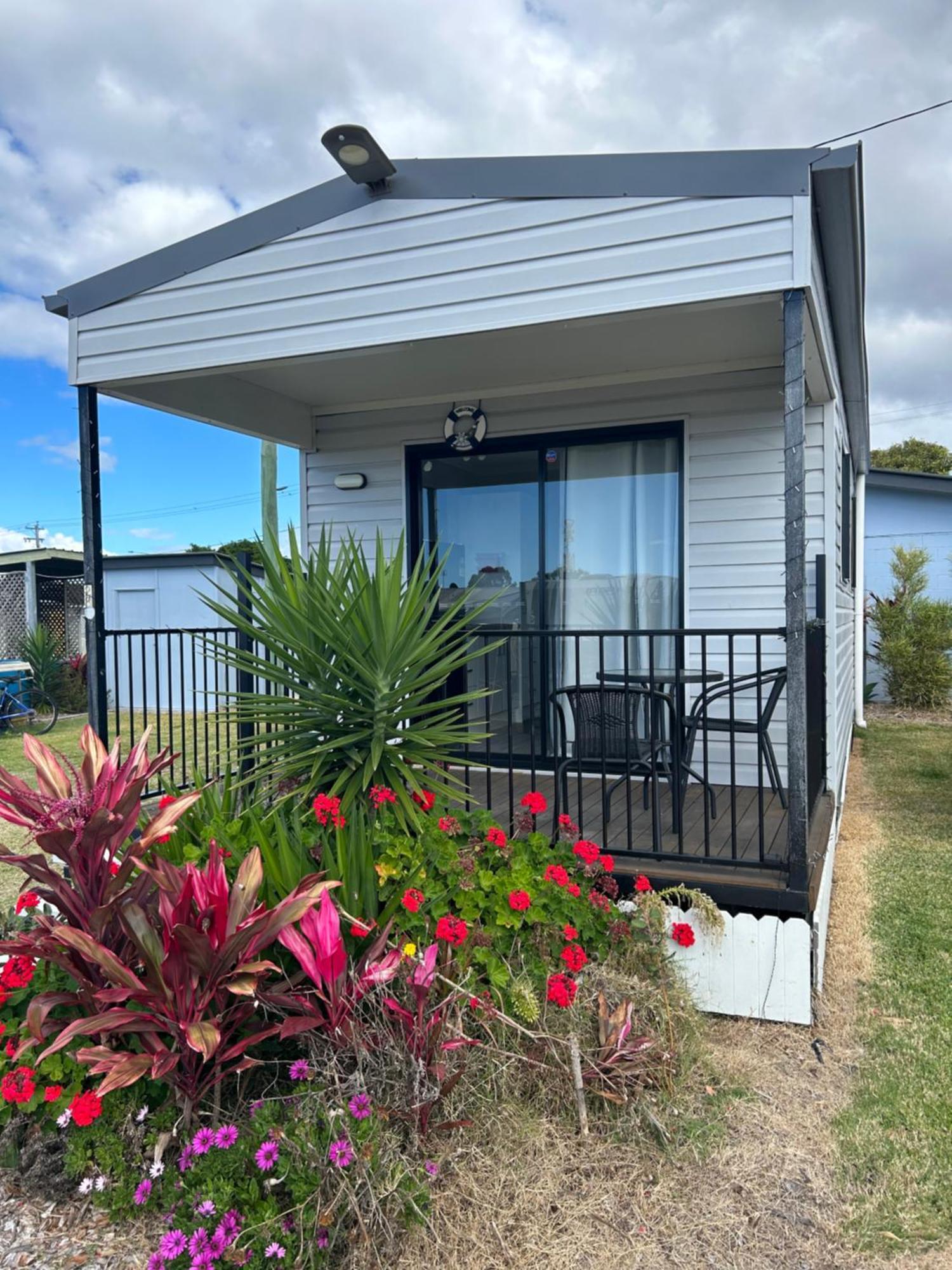 Campsite Magnolia Village Caravan Park