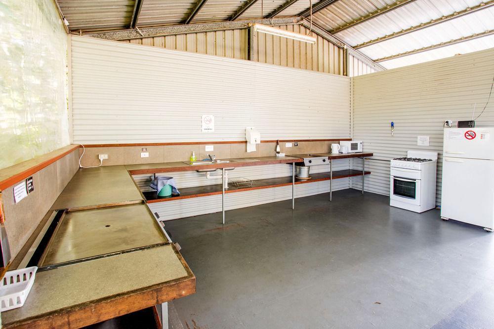 Australiana Tourist Park Hotel 4*