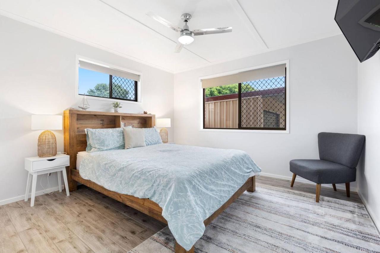 'the Aussie Classic' Poolside Living By The Marina Holiday home