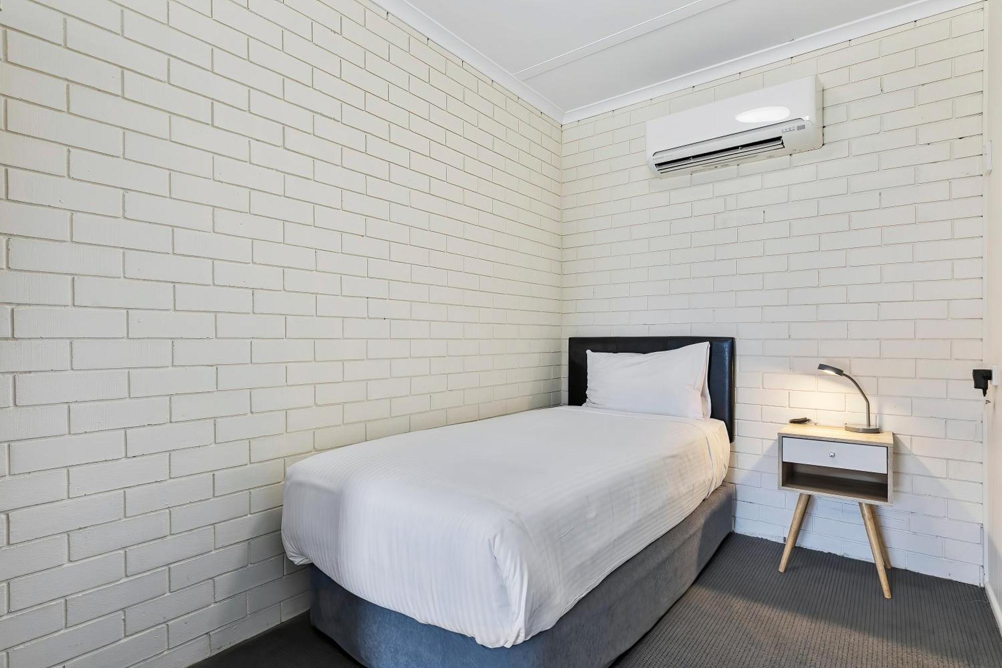 Comfort On Main Inn 3*