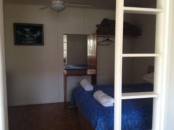 Palms Caravan Park Hotel