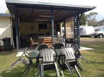 Palms Caravan Park Hotel Hervey Bay