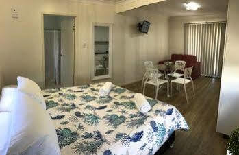 Palms Caravan Park Hotel Hervey Bay