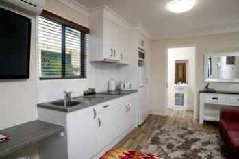 Palms Caravan Park 3*